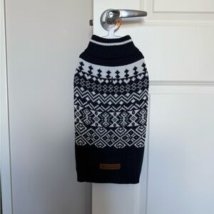 Eddie Bauer Pet Holiday Sweater